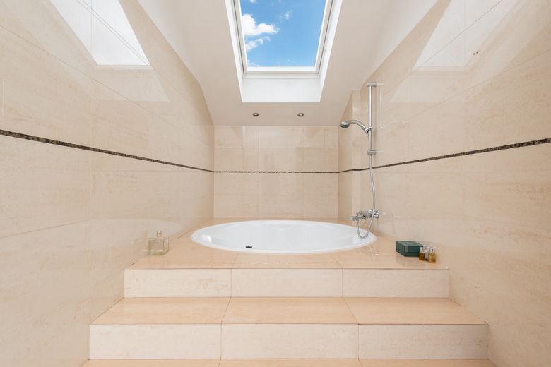 Какие нормативы регулируют устройство SPA-зоны в частном доме?