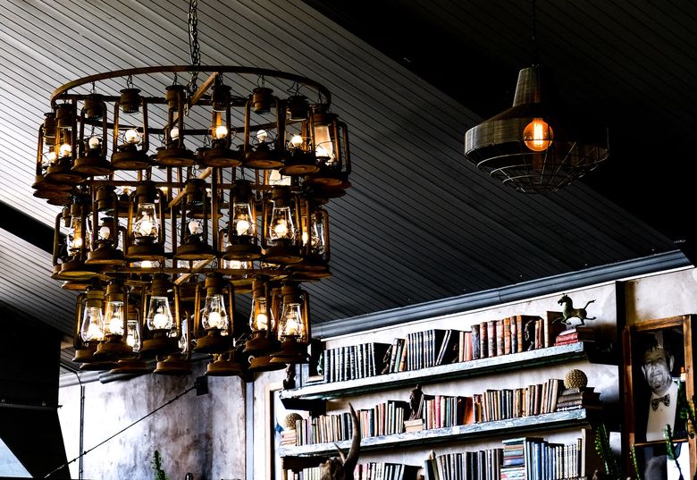 Как защитить книги от выцветания и перегрева?