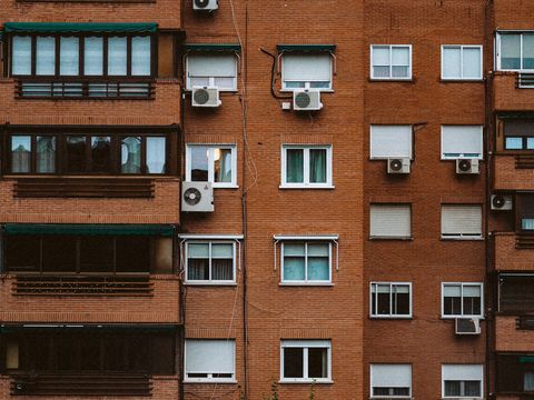 Нужно ли разрешение на установку внешнего блока в ЖК «Бадаевский»?